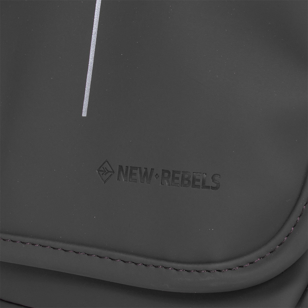 New Rebels Louisville Flapover Umhängetasche Schultertasche wasserabweisendes Planenmaterial, schwarz