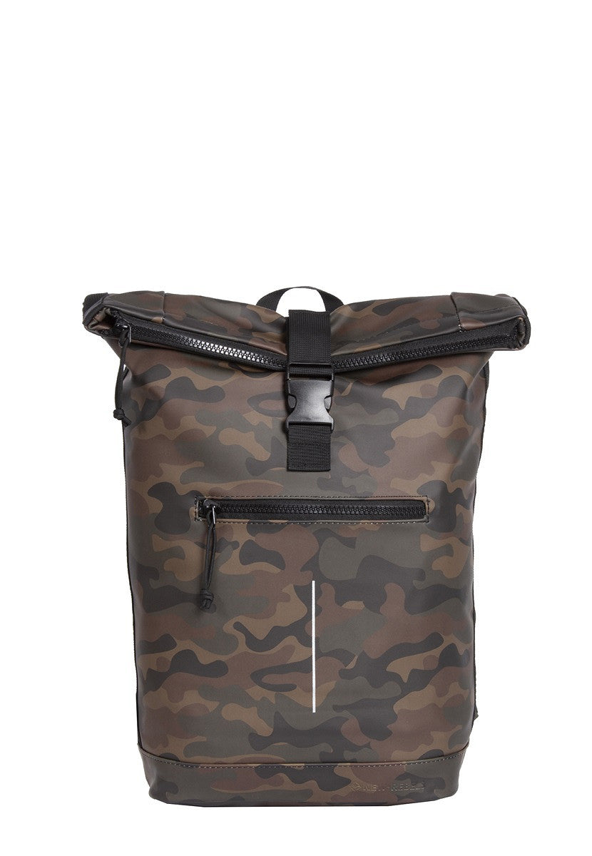 New Rebels Mart Roll Up Rolltop Kurier Rucksack New York, wasserabweisend, Laptopfach flecktarn