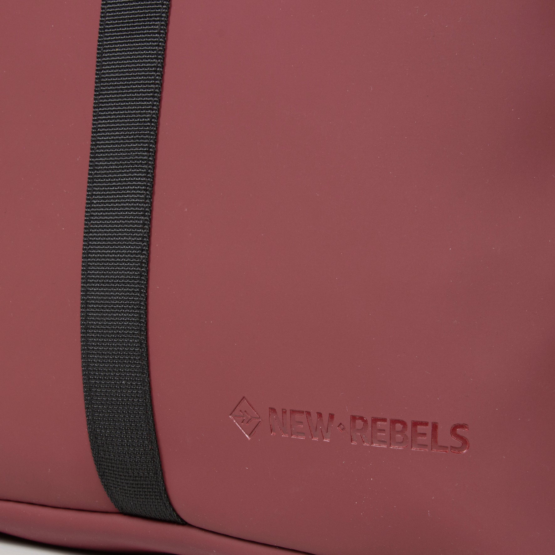 New Rebels Mart Roll Up Rolltop City Rucksack Los Angeles wasserabweisend burgundy rot