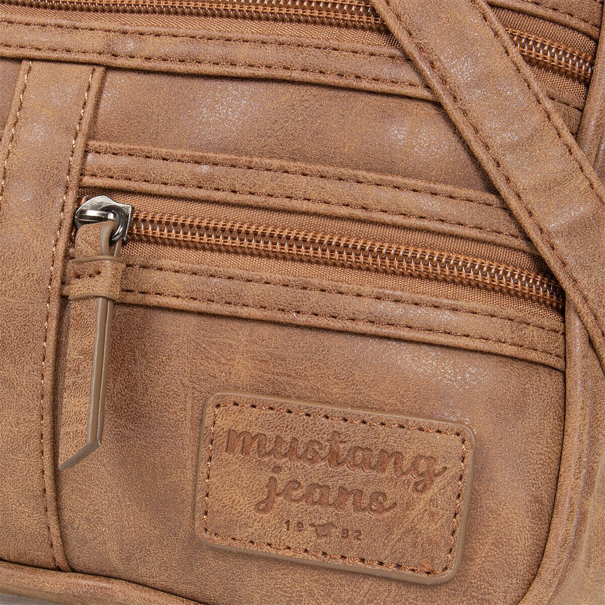 Mustang kleine Damen Handtasche Umhängetasche Crossbag "Bologna" cognac