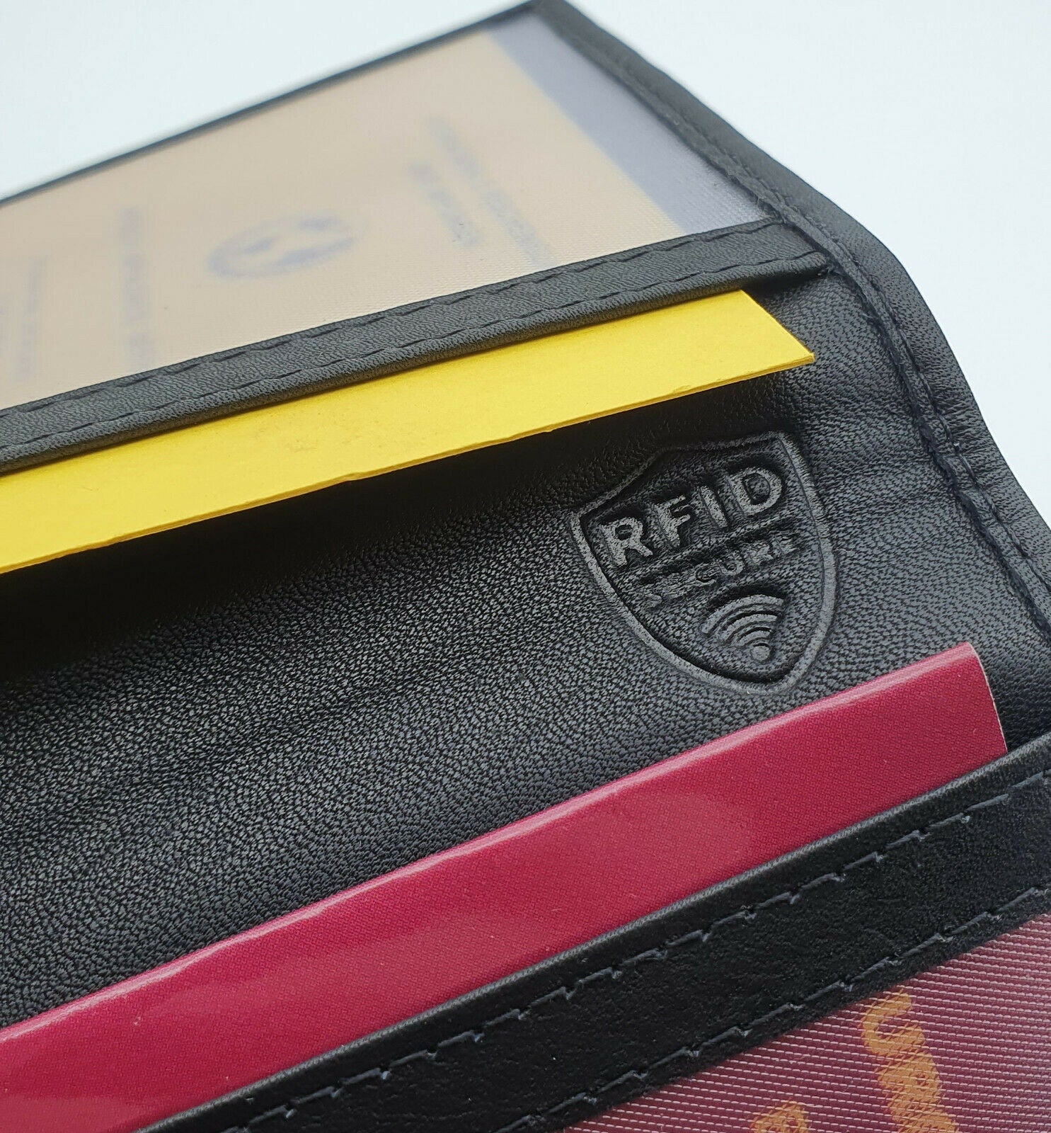 Jockey Club echt Leder Ausweishülle Passhülle Etui Impfausweis Hülle mit RFID Schutz